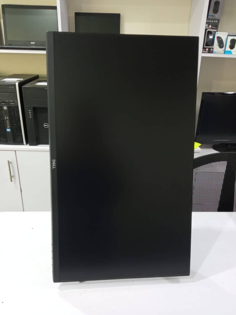 Dell- 27 Inch Borderless Monitor 0
