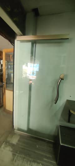 glass door for sale munasib rate lagao or le jao