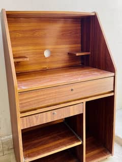 Computer table
