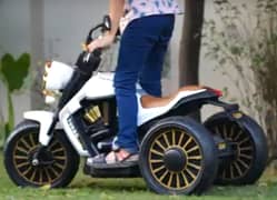 Stylish Battery Ride-On Bike for Kids – 10/10 Condition