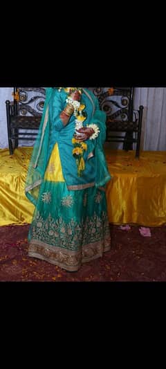 Mehndi lehnga