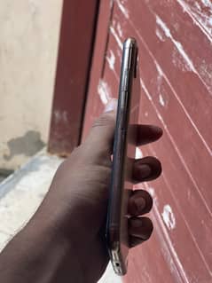 iPhone XS Max condition 10 by 8
