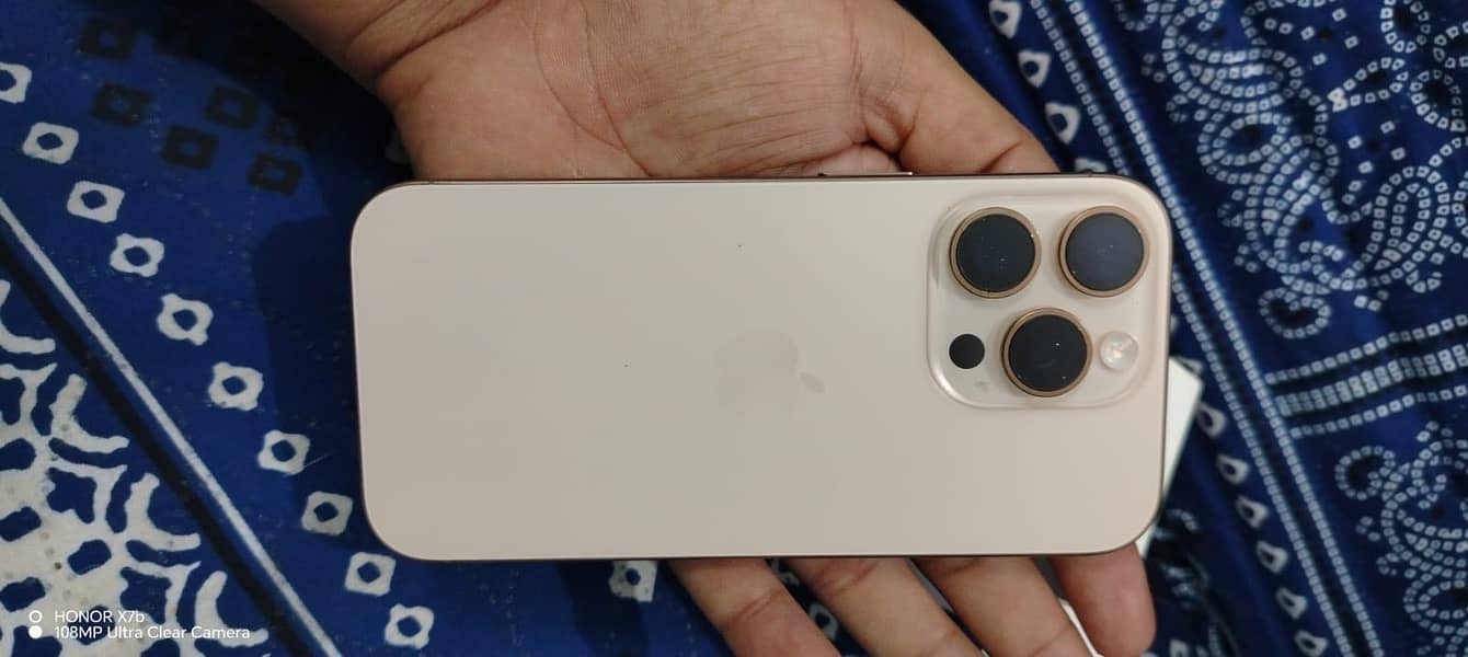 Apple iPhone 16 Pro 4