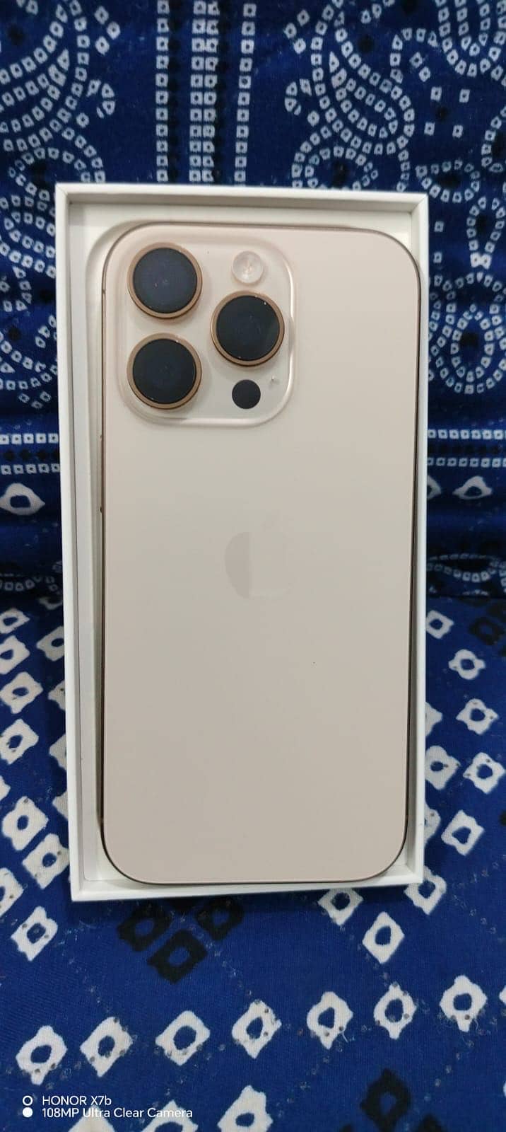 Apple iPhone 16 Pro 8