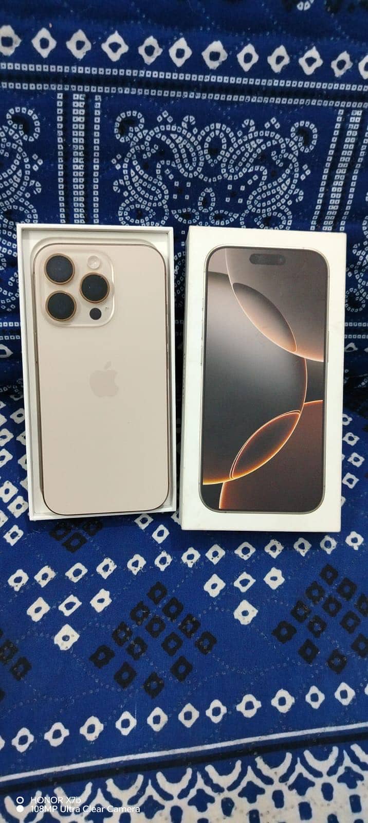 Apple iPhone 16 Pro 9