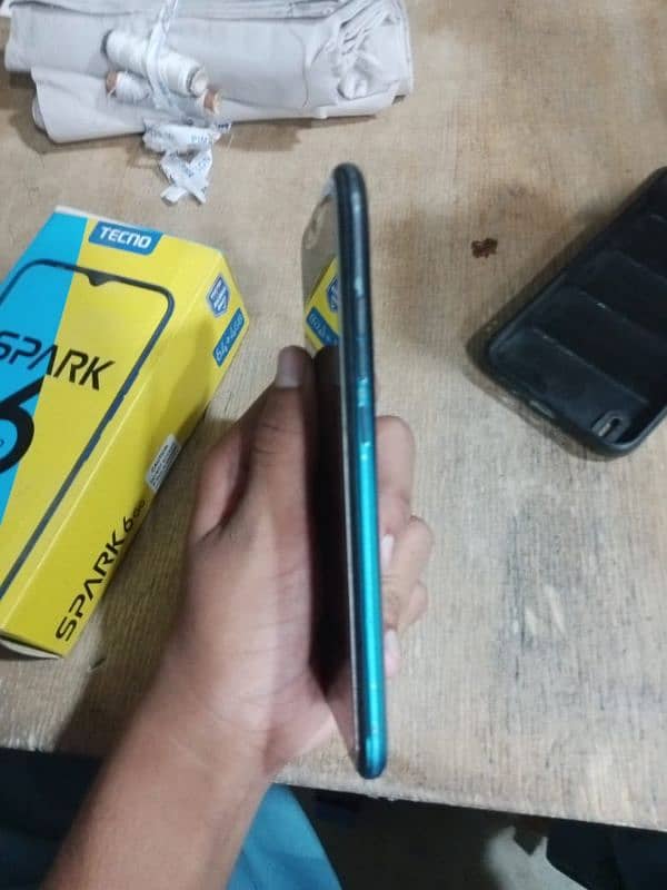 Tecno spark 6go 4 64GB memory 2