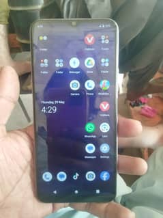 vivo y20 4/64 mob ok betri ok koi falt nhin har cheese me perfect