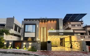 BEAUTIFUL KANAL ULTRA DESIGN HOUSE FULLY FURNISHED