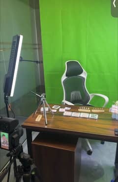 Live Stream Host Female