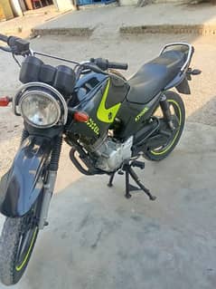 Yamaha YBR 125 G for sale original colour red bike all ok