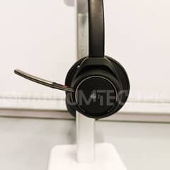 Plantronics Voyager Focus 1 UC Bluetooth Wireless ANC headphones