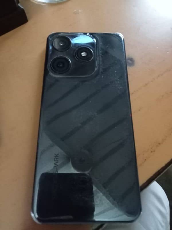 l want Tecno spark 10 c condition 10/10 box no have only with charger 4