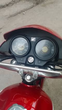 Honda pirdar 100 cc model 17