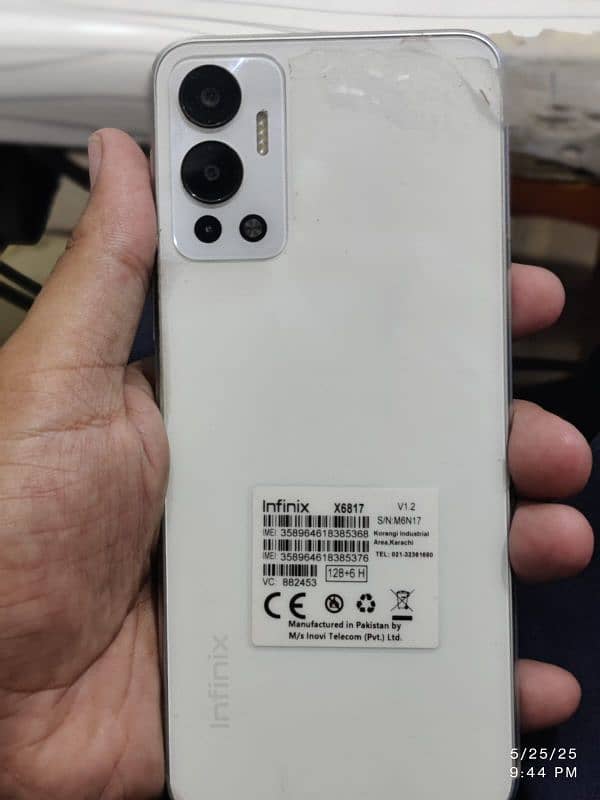 Hot12 mobile 10/10 condition  no box only mobile and charge 2