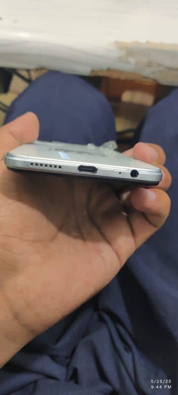 Hot12 mobile 10/10 condition  no box only mobile and charge 3