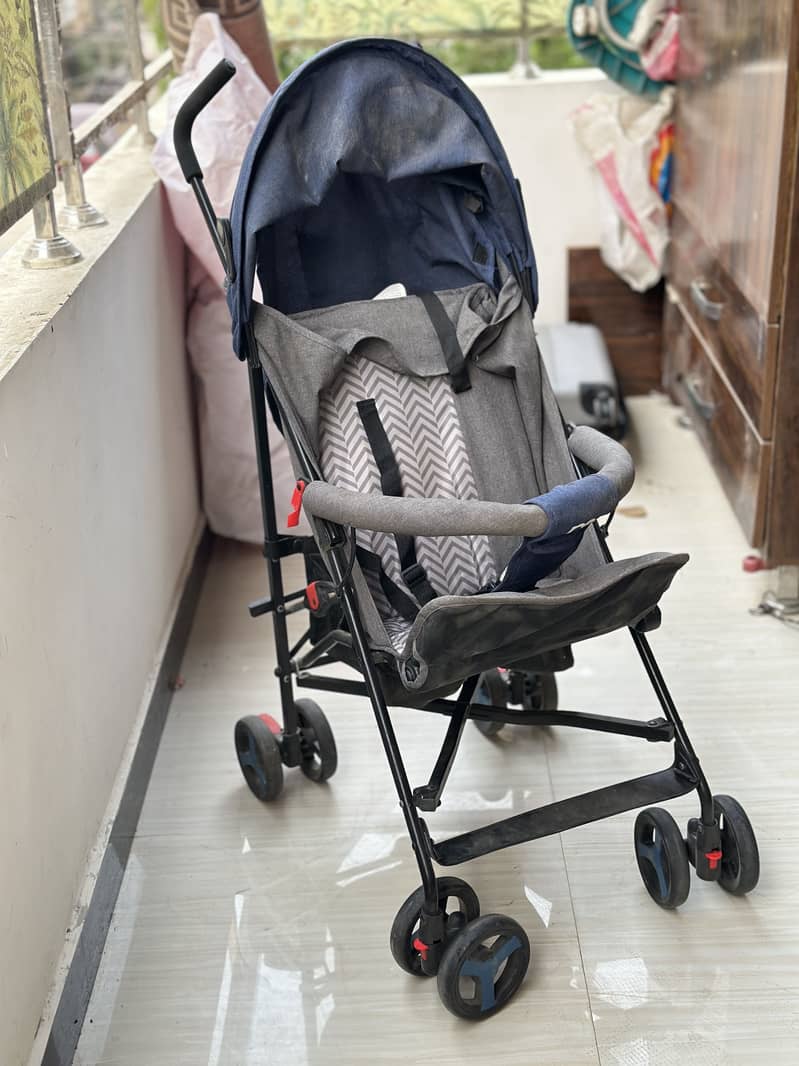 Pram few months used only no fault 2
