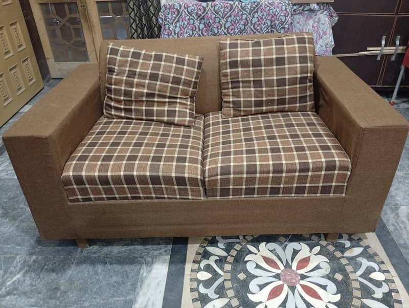 Sofa set in good condition 2