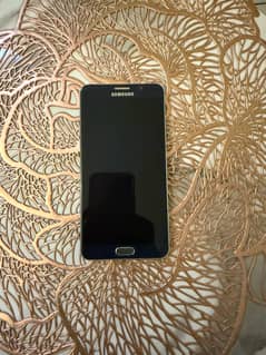 Samsung Note 5 Light shade on screen official approved.