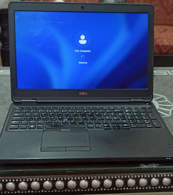Dell Latitude E5550 full size i5 5th generation 2GBgraphiccard inbuilt 5
