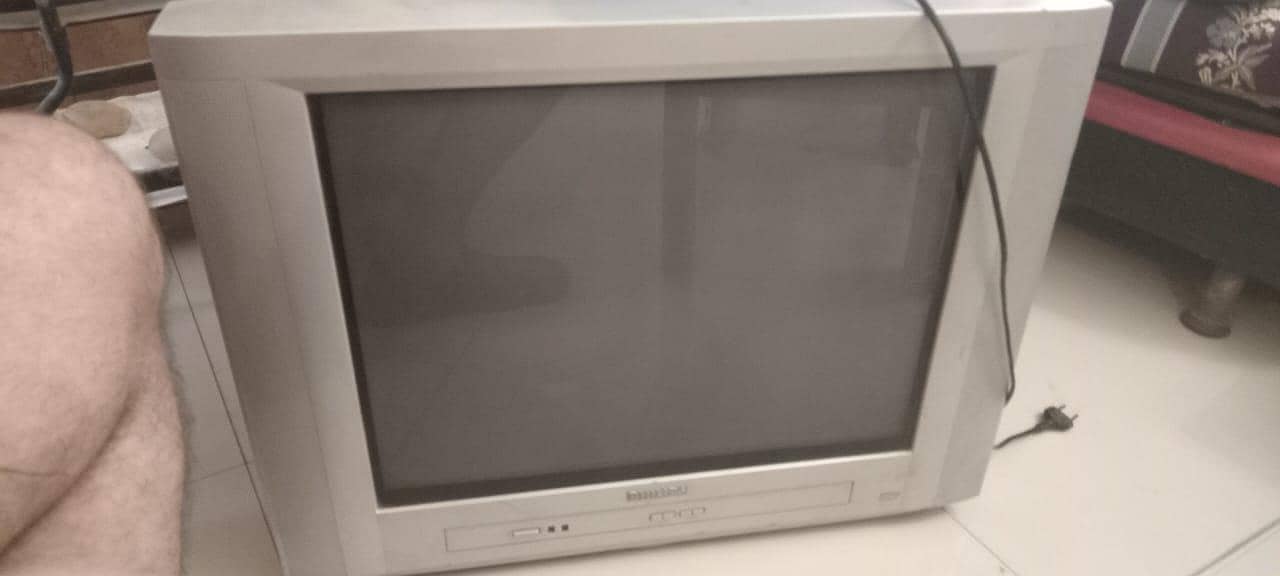 Good runnig condition with remote control. 1