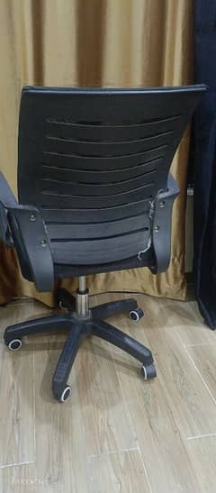 Office Chairs in Reasonable Price