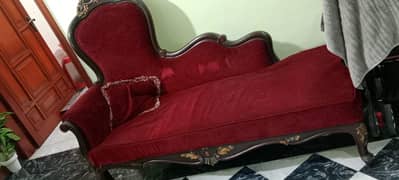 sofa set in a good condition .