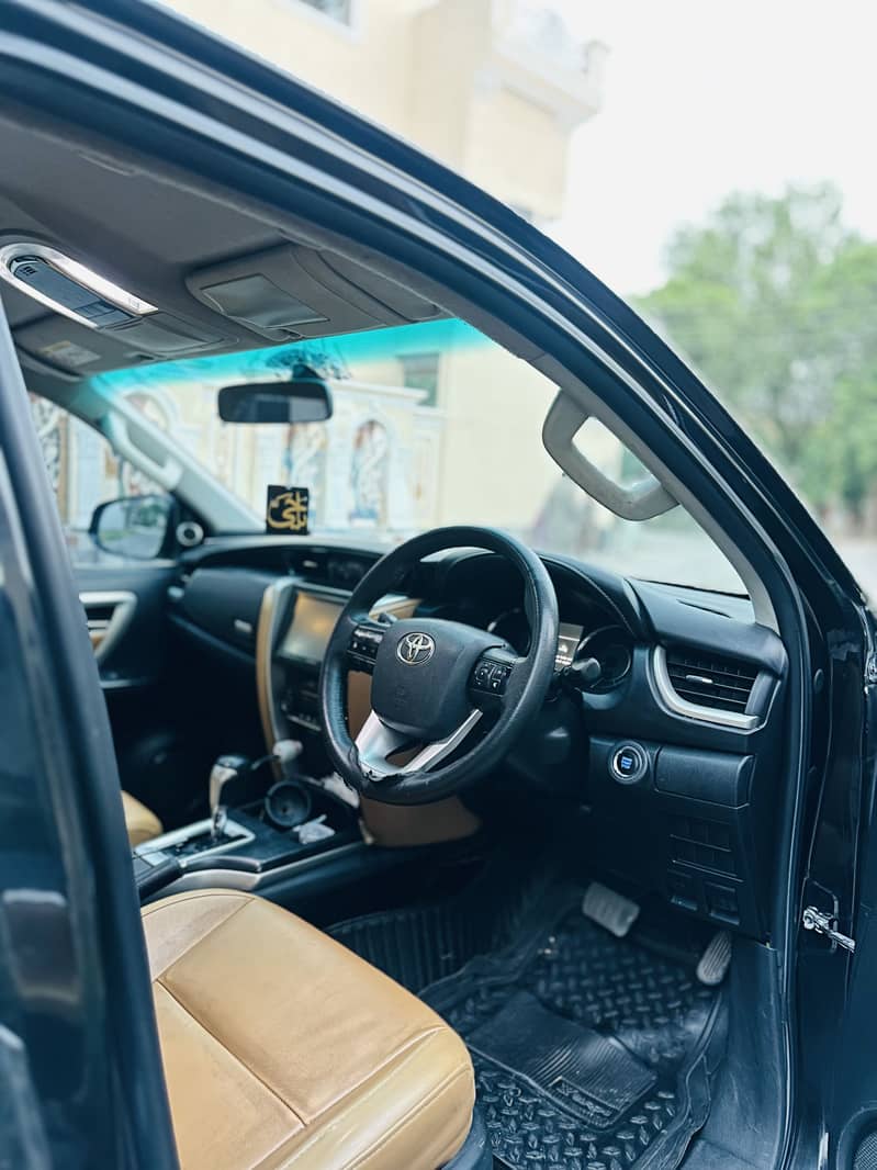Fortuner 2.7 (full option) “push start,keyless-entry,cruise control” 5