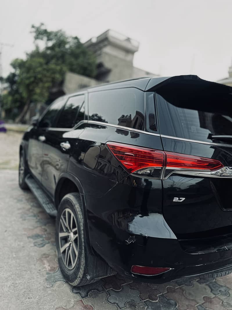 Fortuner 2.7 (full option) “push start,keyless-entry,cruise control” 6