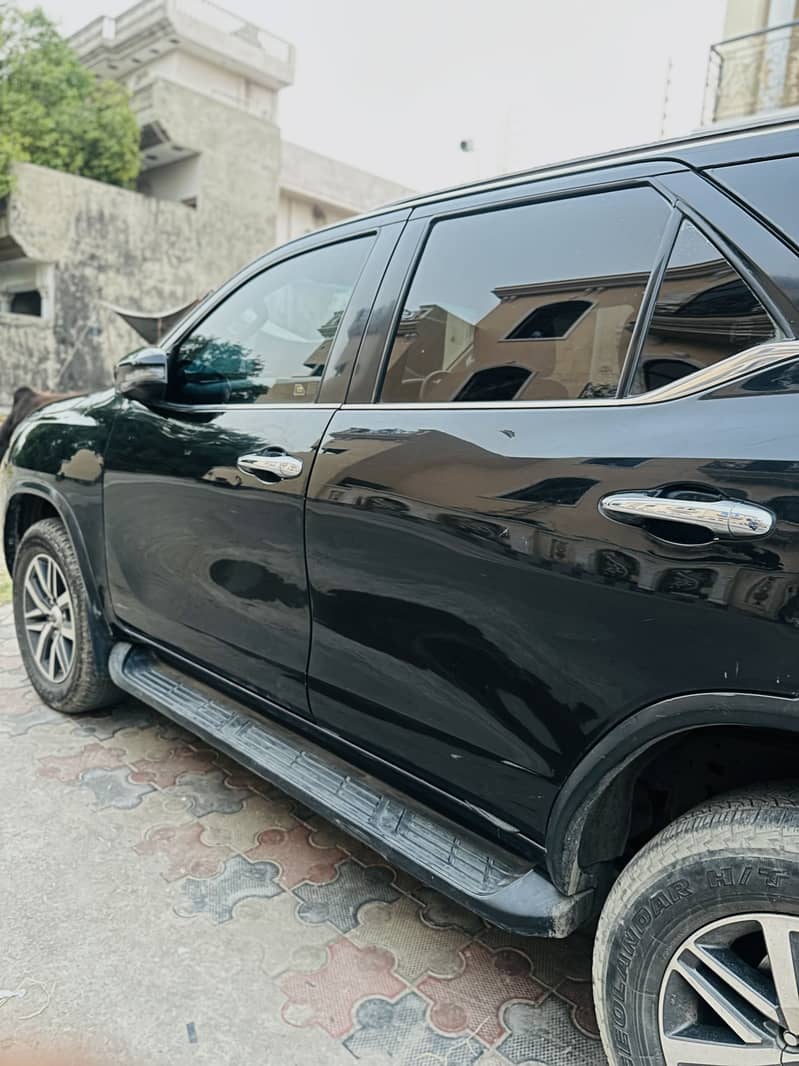 Fortuner 2.7 (full option) “push start,keyless-entry,cruise control” 13