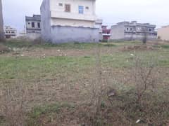 25x60 corner plot near from park and main road