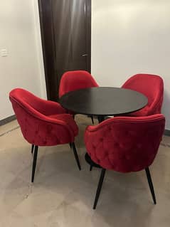 Round Dinning Table with 4 Chairs
