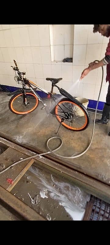 speed bicycle use like new. only 1 month use 0
