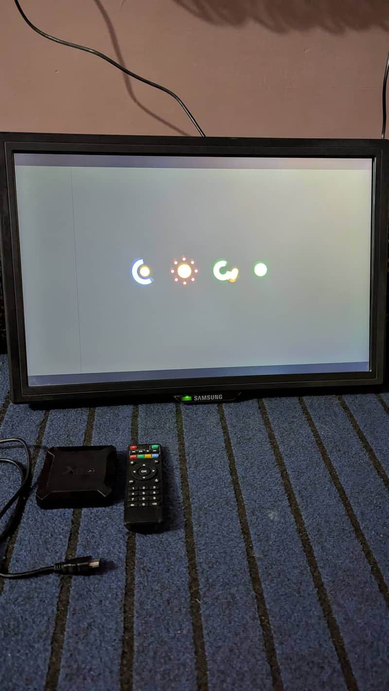 LCD tv with smart box 1