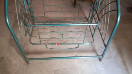 baby jhoola bilkul ok condition h all nut bolts available