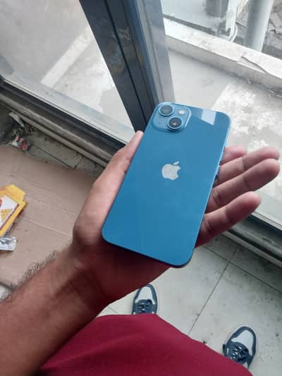 Apple iPhone 13