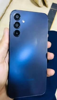Samsung a15 8 GB ram rom 256 gb  all ok sister k hat mai use hoa 10/10