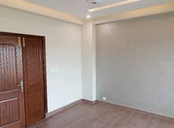 10 Marla Brand New Flat For Rent