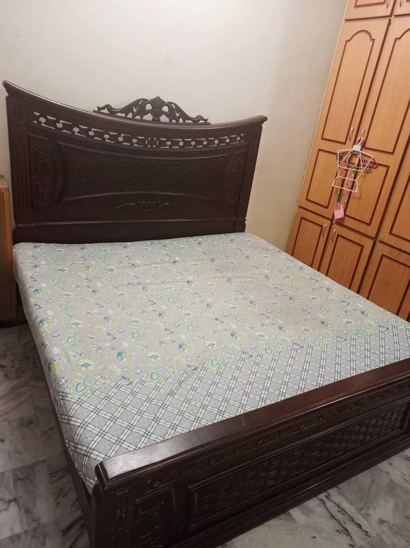 bed set with side tables and dressing 1