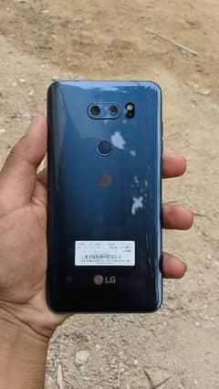 LG V30