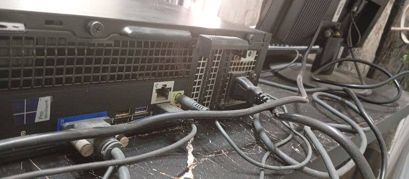 Gaming Dell Computer(PC) Core i3 With LCD And Table 10