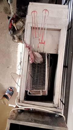 Fryer & hot Plate