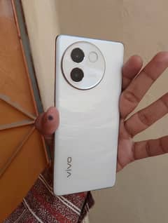 vivo v30e 5G wala he 8+8/256 new he bilkul  exchange bhi hojaega
