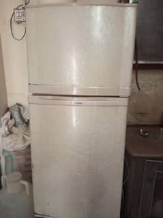dawlance medium size good condition