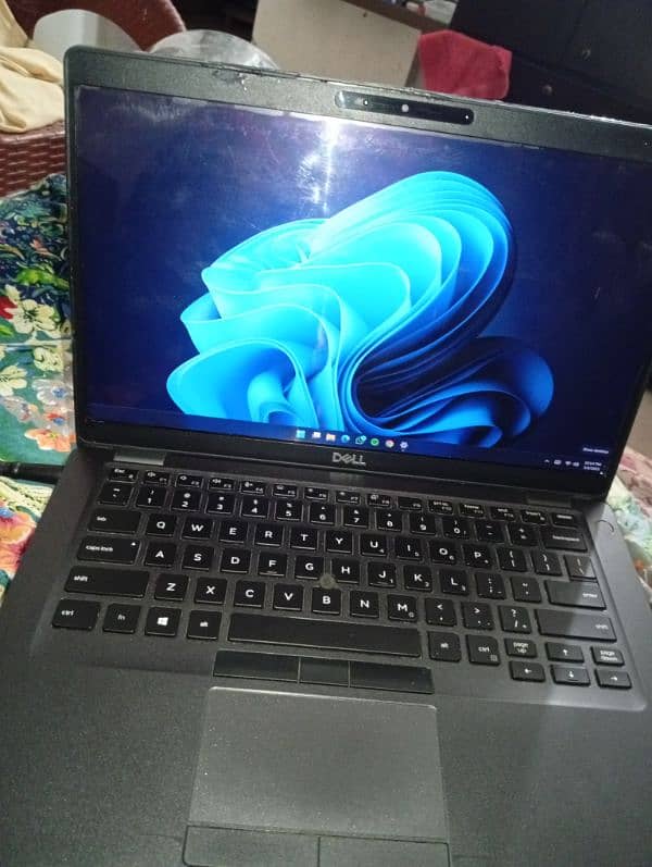 Dell latitude i7 8th gen 16 gb ddr ram 228 ssd 2k touch screen 6