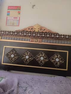 2 said table king size bed