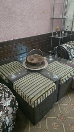 Table and 4 Chairs for sell