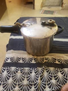 urgent sale pressure cooker Tefal imported