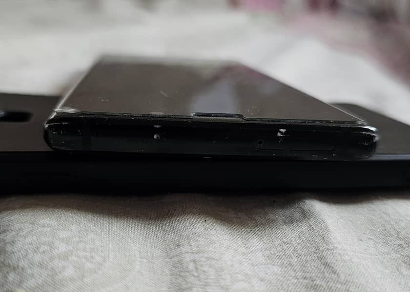 Note 9 in good condition 3