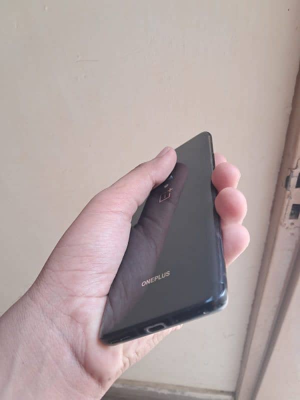 oneplus 8 8/128 single sim pta aproved just 1 line in panle all ok set 4