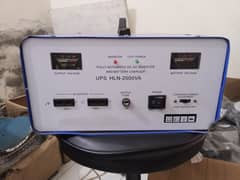 UPS 1500 W